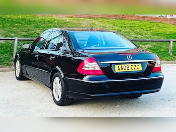 Used Mercedes-Benz E Class 2008 for sale - 76260477: Photo 4