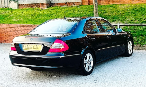 Used Mercedes-Benz E Class 2008 for sale - 76260477: Photo 5