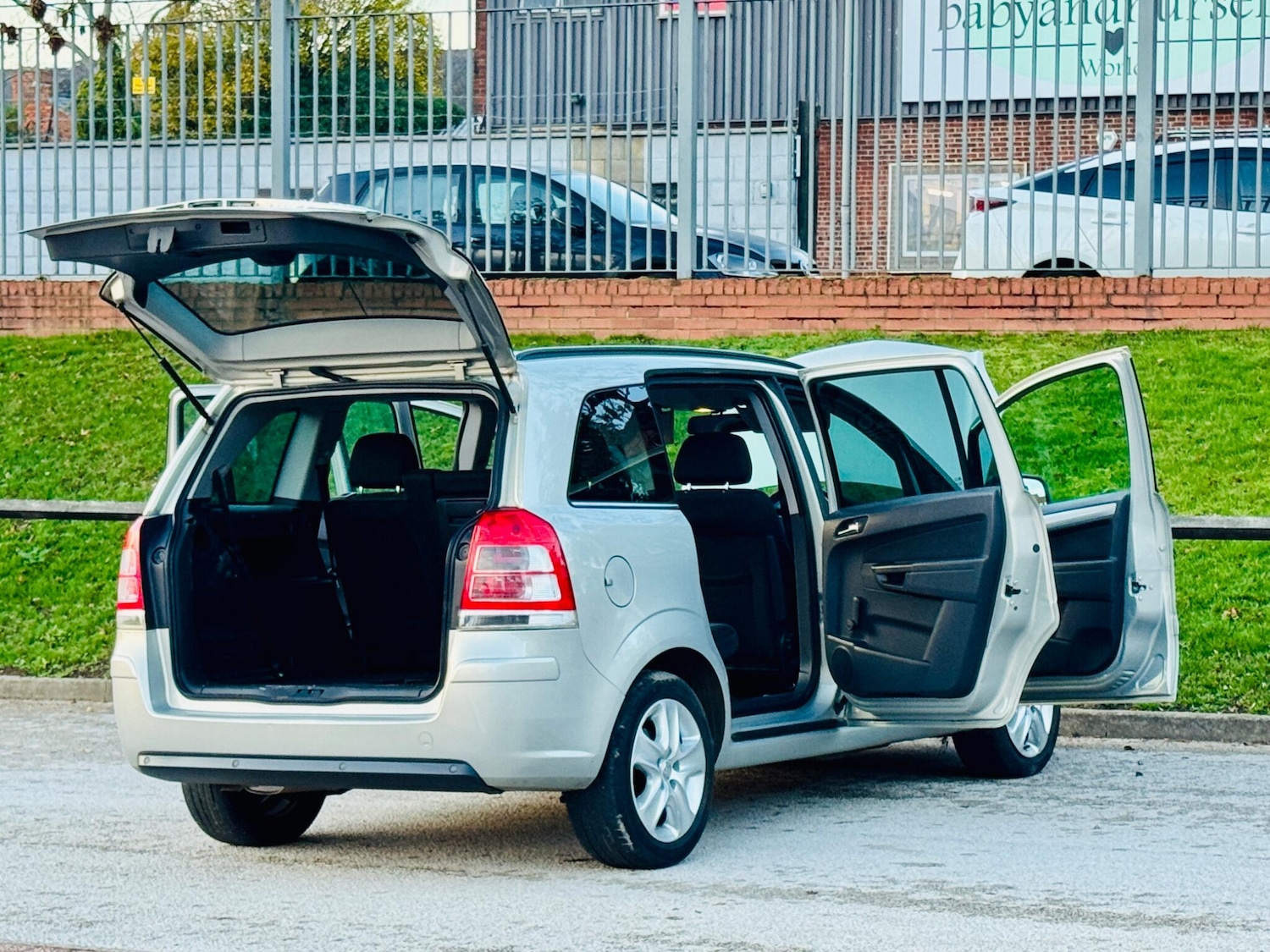 Used Vauxhall Zafira for sale - 76592484: Photo 28