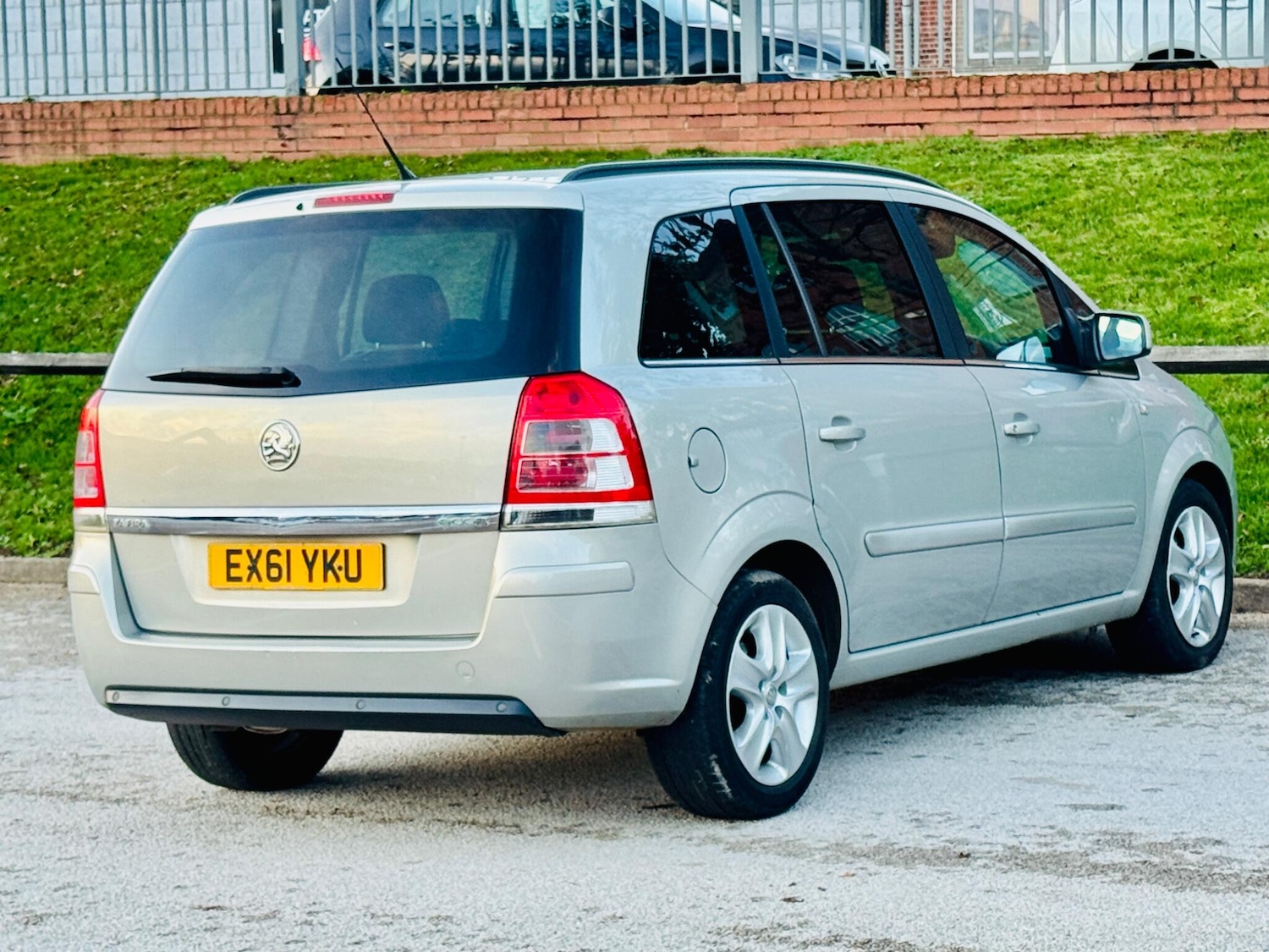 Used Vauxhall Zafira for sale - 76592484: Photo 3