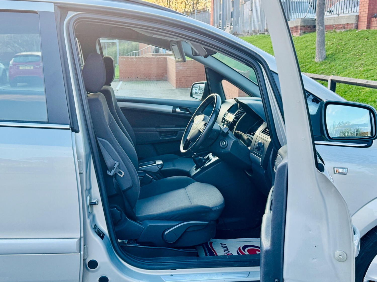 Used Vauxhall Zafira for sale - 76592484: Photo 8