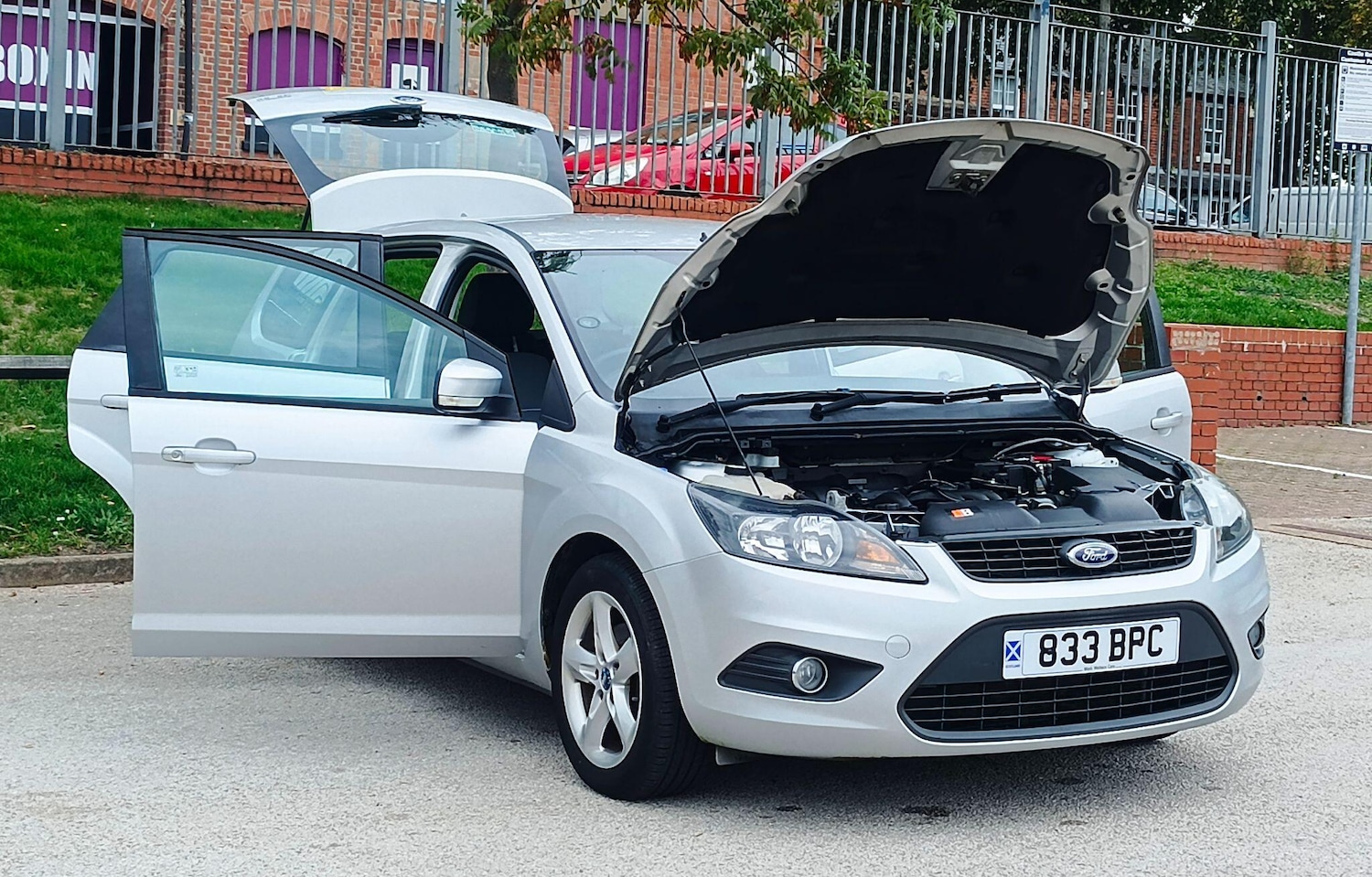 Used Ford Focus 2010 for sale - 76317865: Photo 10