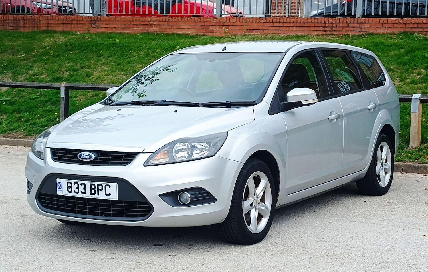 Used Ford Focus 2010 for sale - 76317865: Photo 2