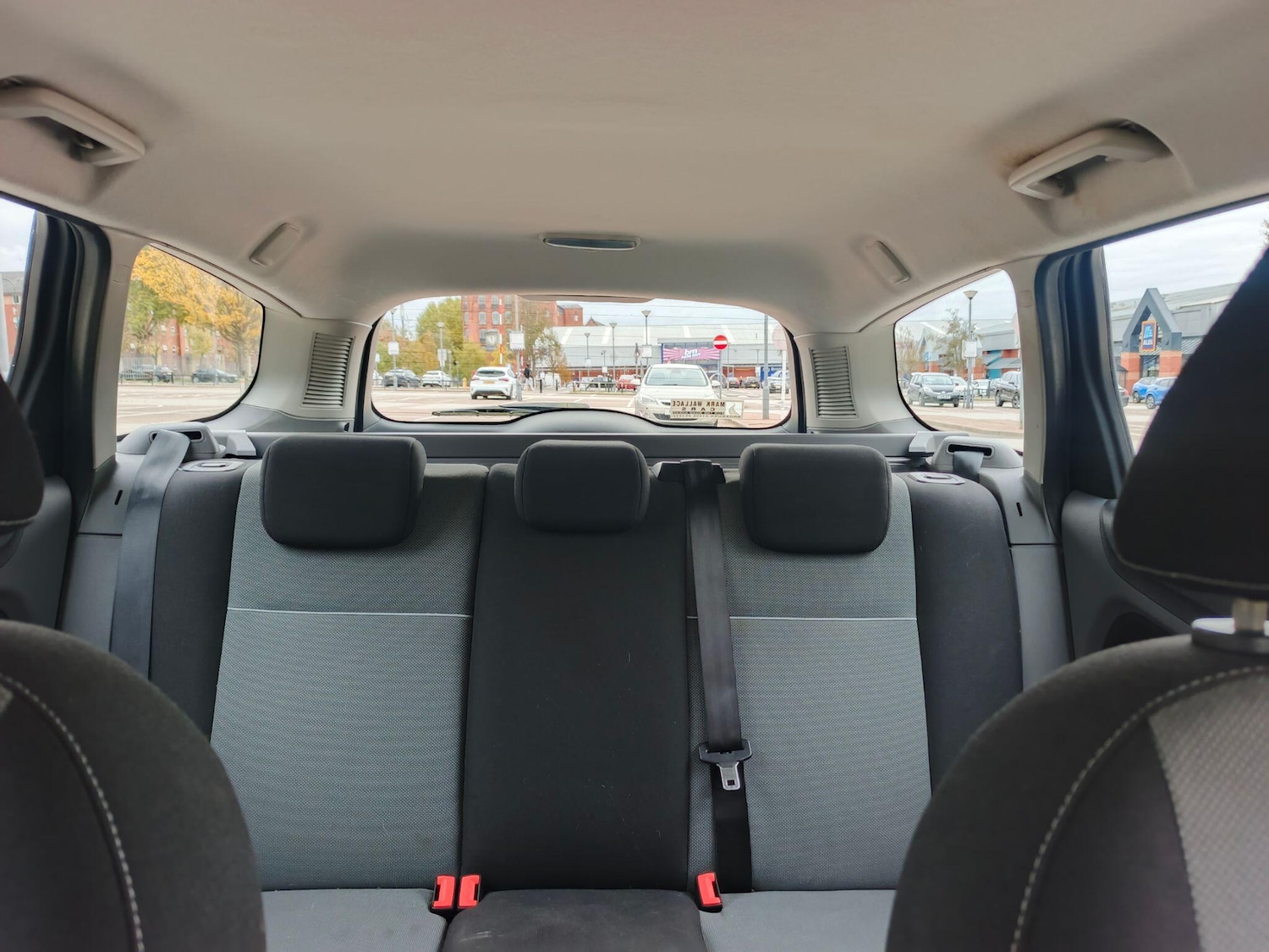 Used Ford Focus 2010 for sale - 76317865: Photo 31