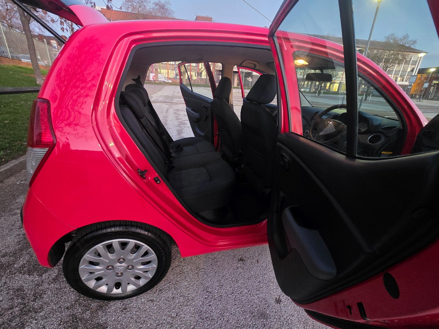 Used Hyundai i10 2010 for sale - 76632828: Photo 13