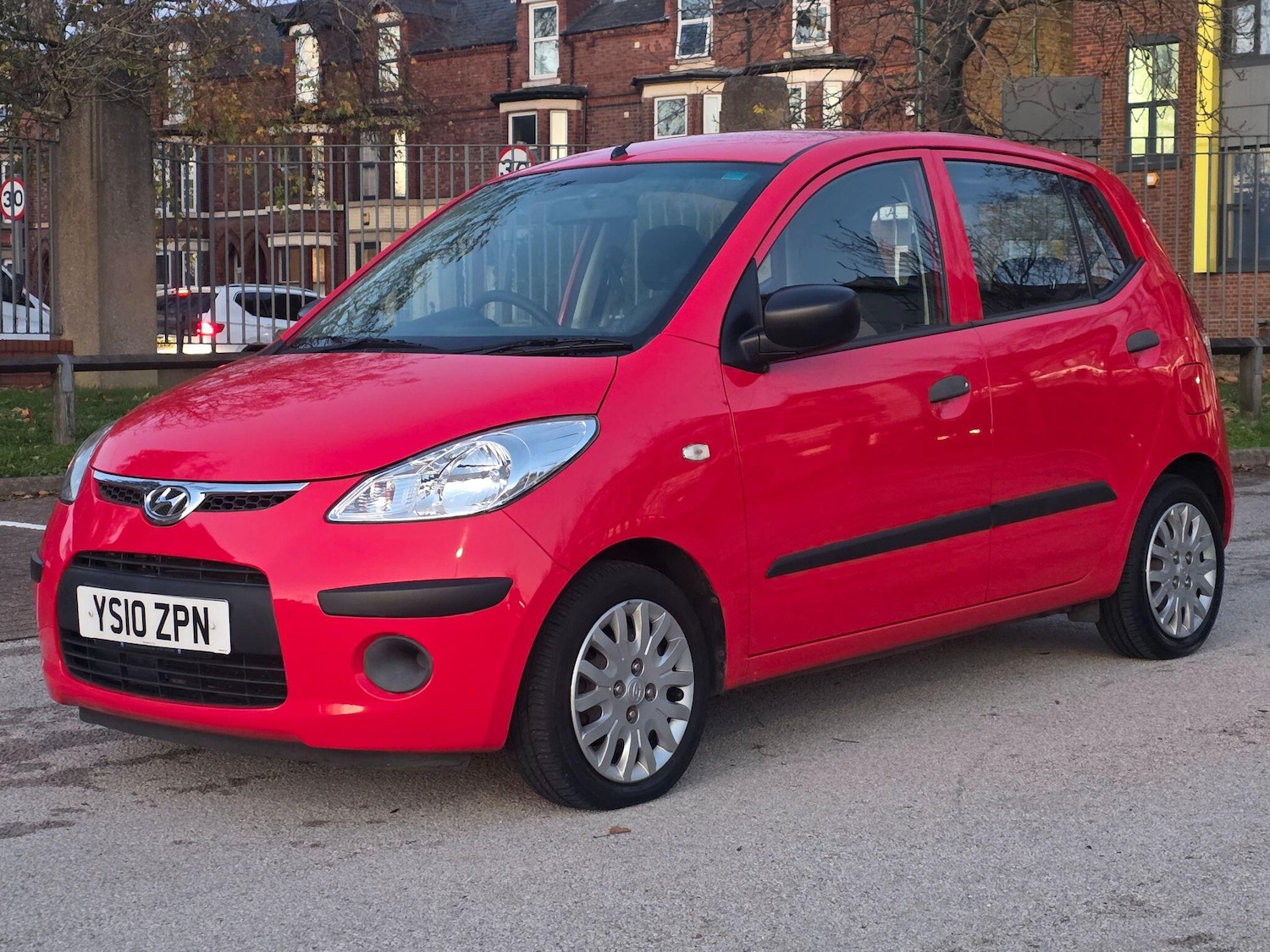 Used Hyundai i10 2010 for sale - 76632828: Photo 2