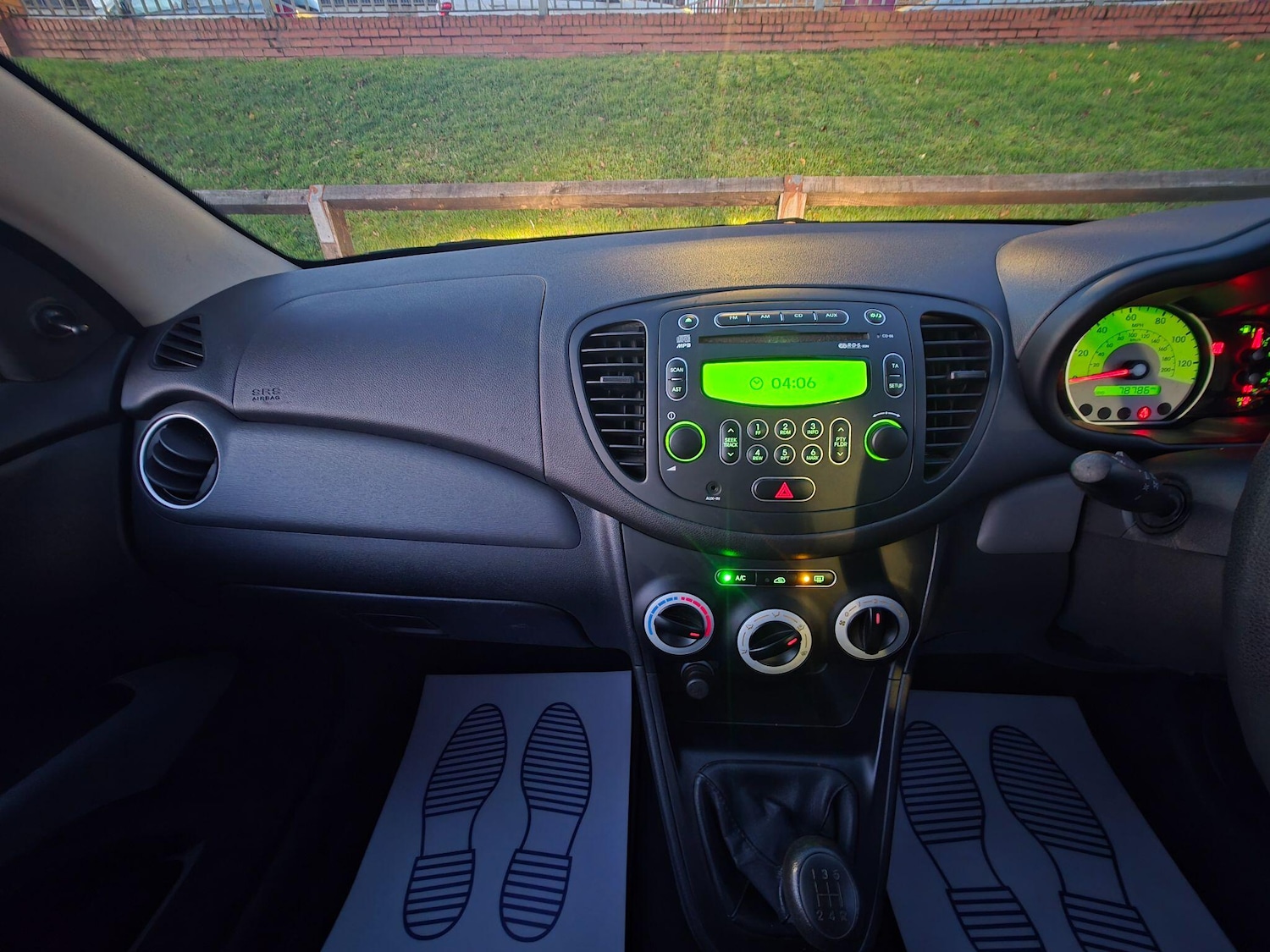 Used Hyundai i10 2010 for sale - 76632828: Photo 23