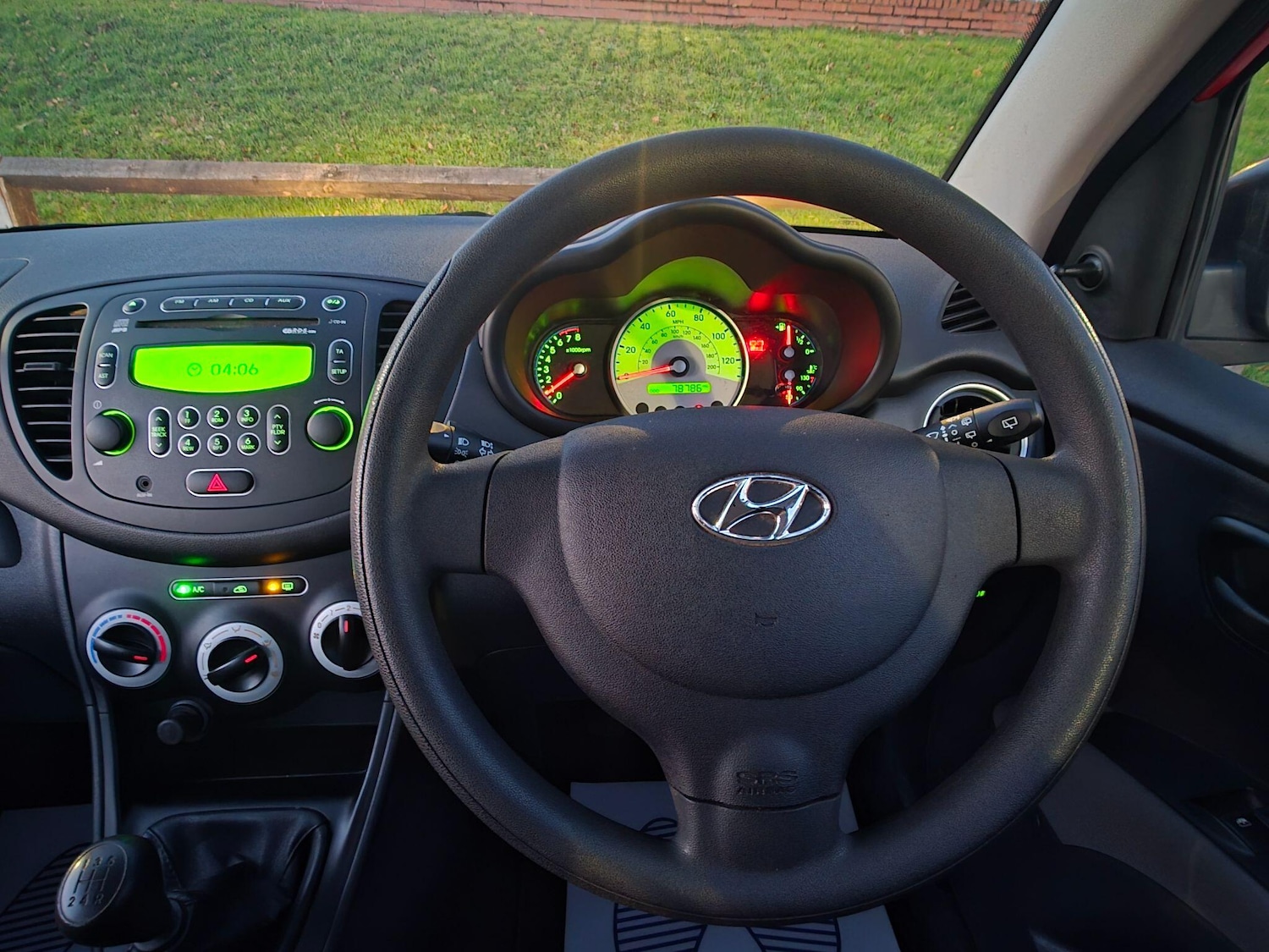 Used Hyundai i10 2010 for sale - 76632828: Photo 24