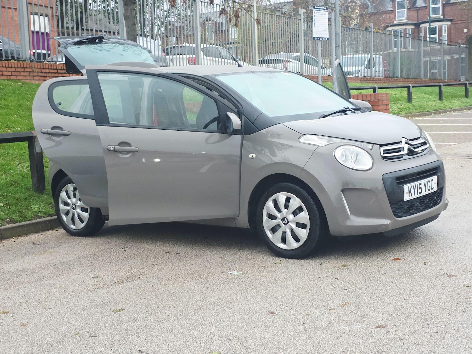 Used Citroen C1 2015 for sale - 76633038: Photo 6