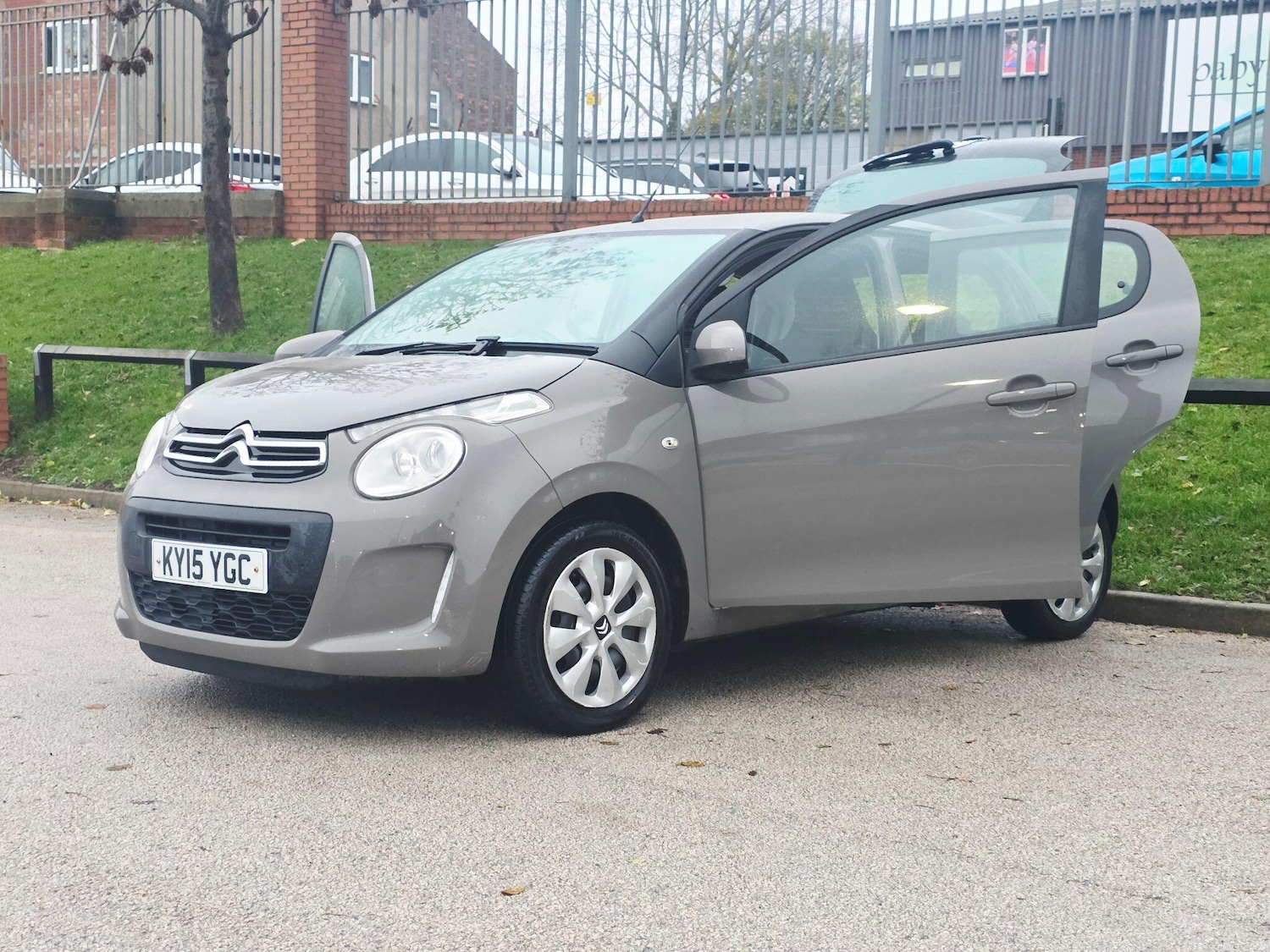 Used Citroen C1 2015 for sale - 76633038: Photo 9