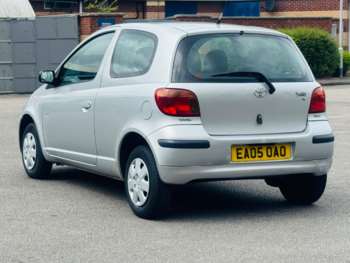 Used Toyota Yaris 2005 for sale - 74758132: Photo