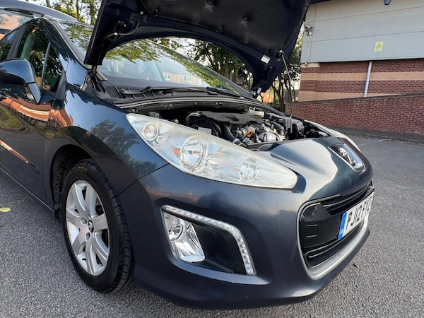 Used Peugeot 308 2012 for sale - 76259401: Photo 31