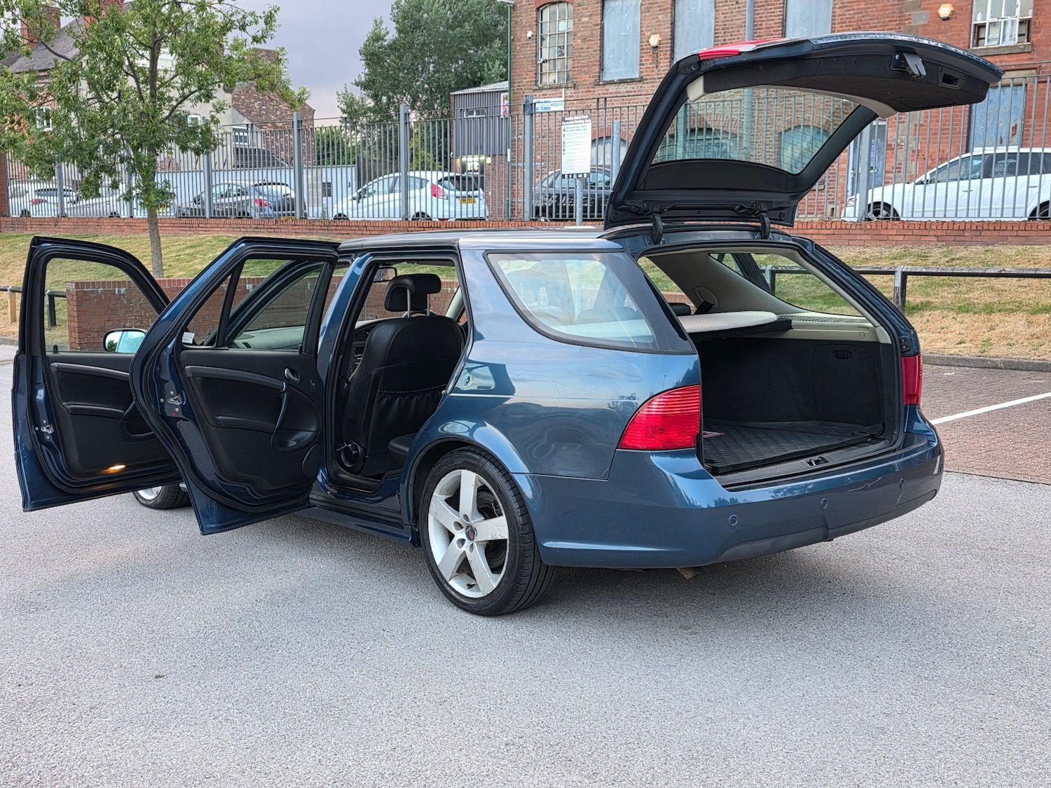 Used Saab 9-5 for sale - 76473918: Photo 24