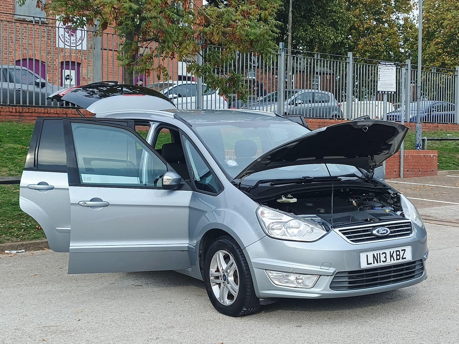Used Ford Galaxy 2013 for sale - 76361075: Photo 16