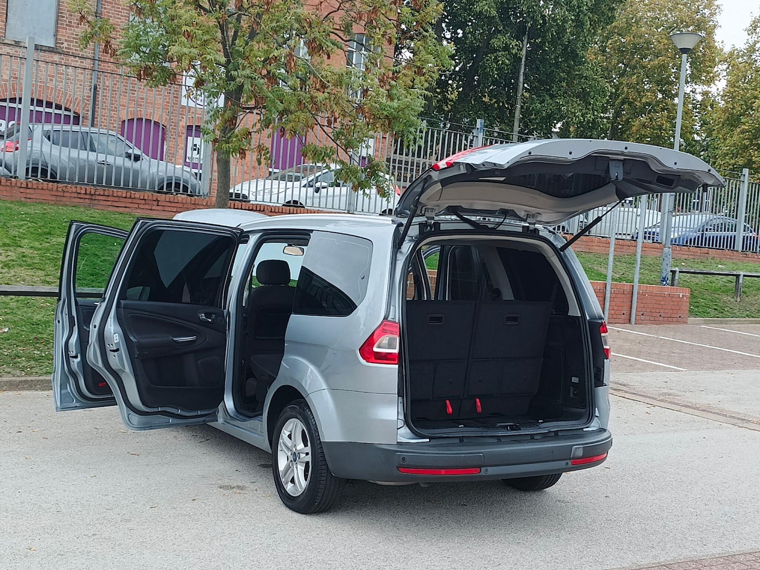 Used Ford Galaxy 2013 for sale - 76361075: Photo 27