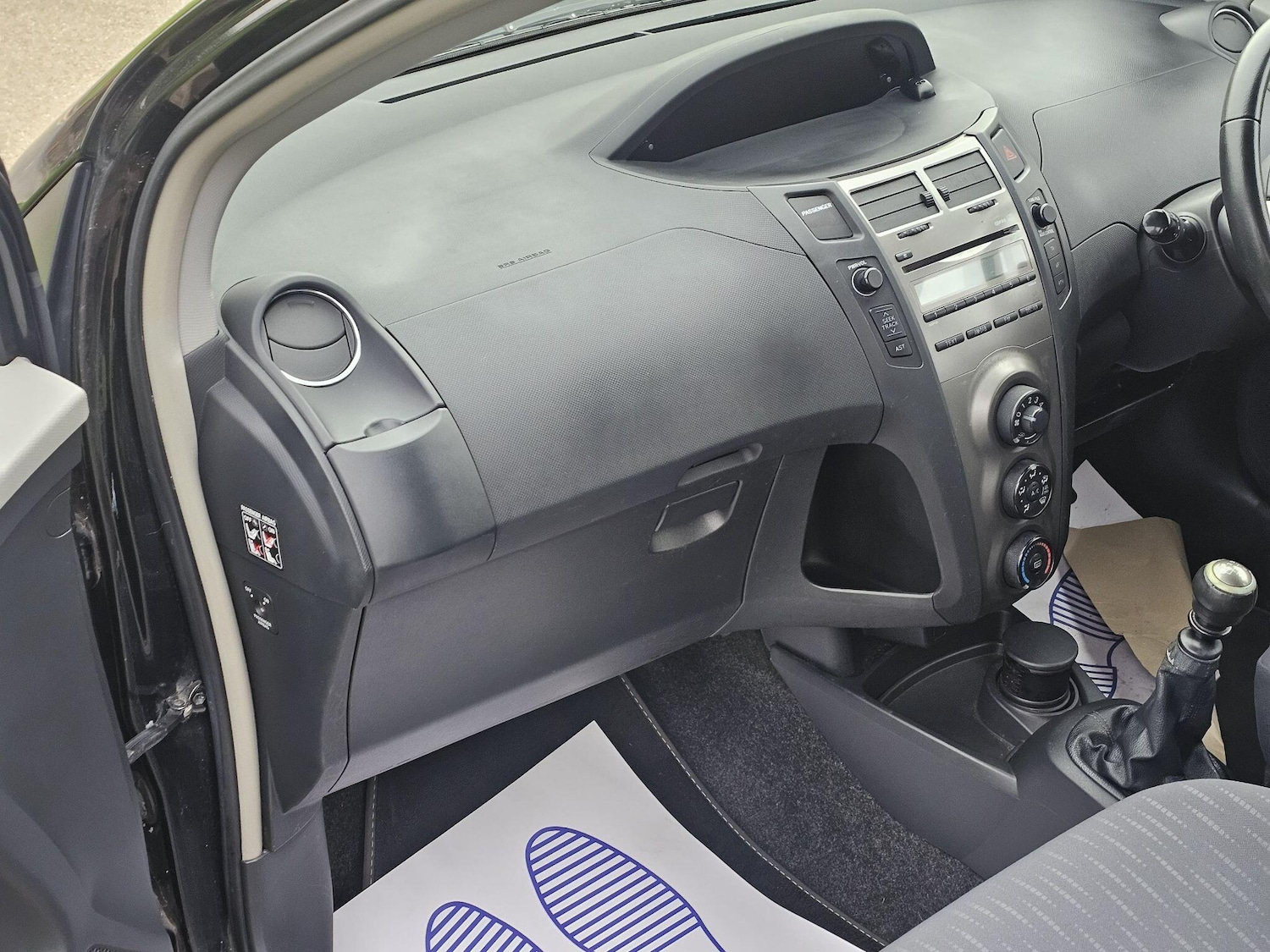 Used Toyota Yaris 2009 for sale - 76121737: Photo 11