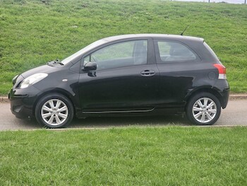 Used Toyota Yaris 2009 for sale - 76121737: Photo