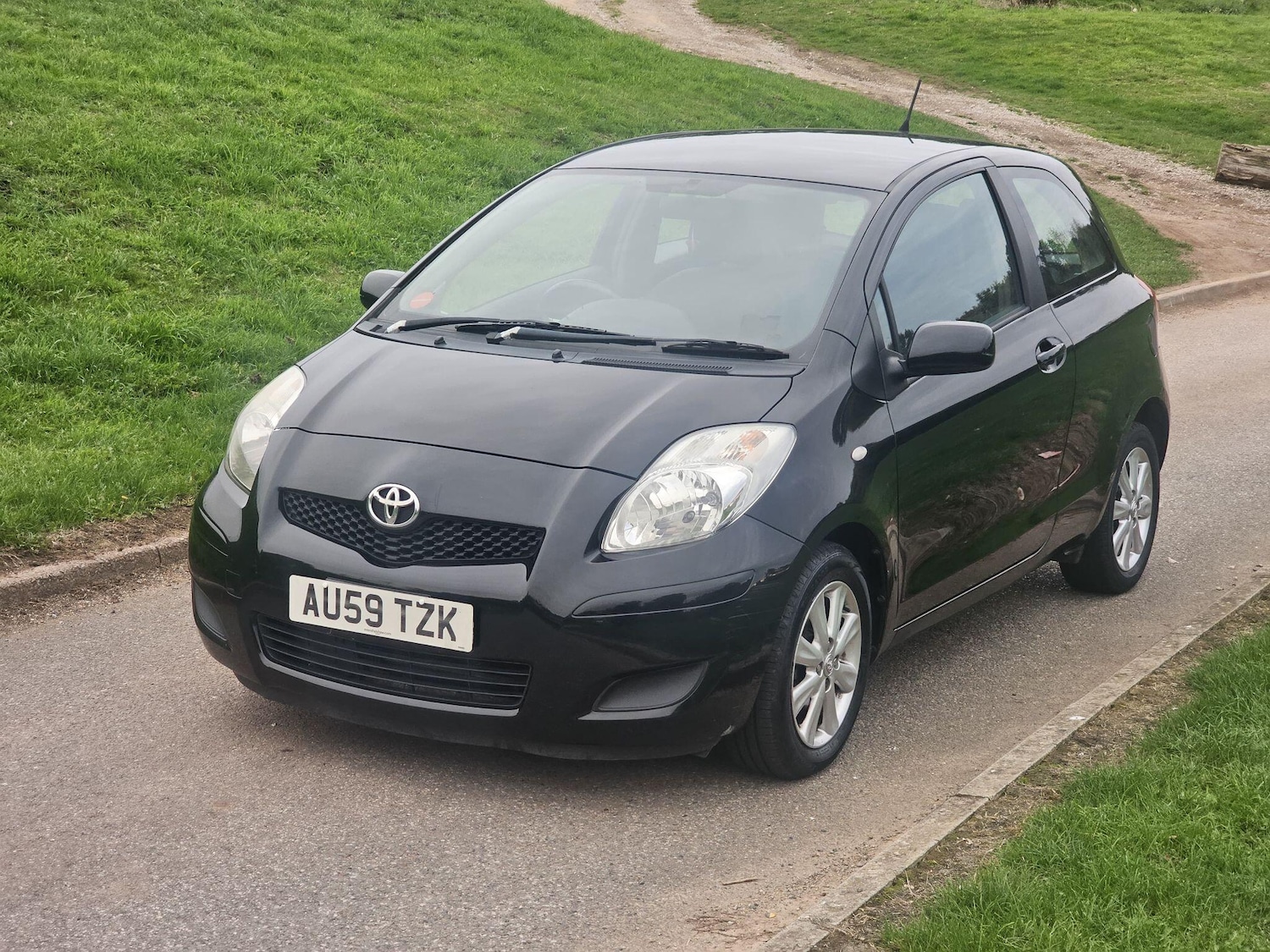 Used Toyota Yaris 2009 for sale - 76121737: Photo 8