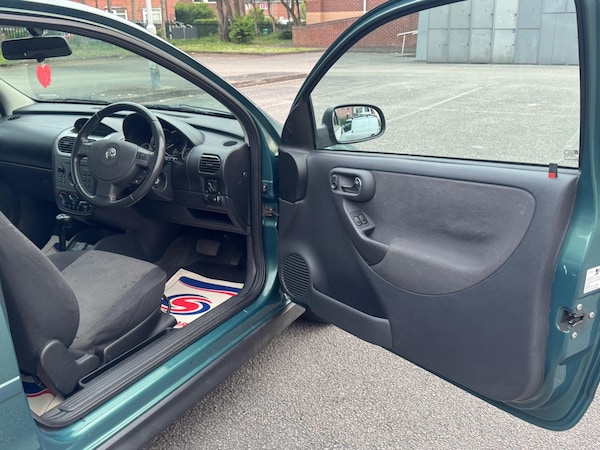 Used Vauxhall Corsa 2004 for sale - 74667355: Photo 34
