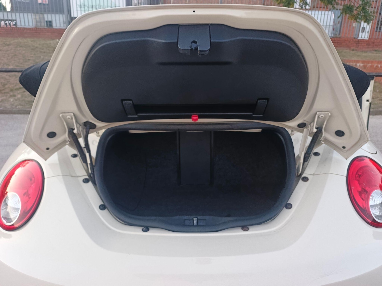 Used Volkswagen Beetle for sale - 76592694: Photo 30