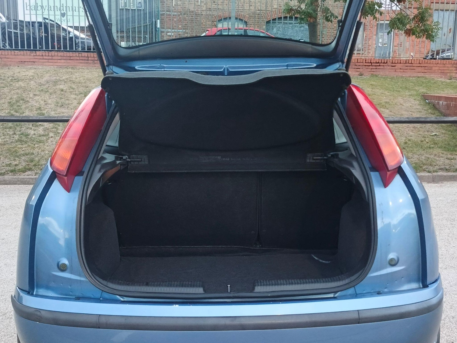 Used Ford Focus 2002 for sale - 76671391: Photo 28