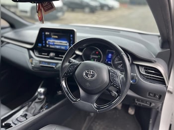 Used Toyota C-HR 2019 for sale - 77609929: Photo