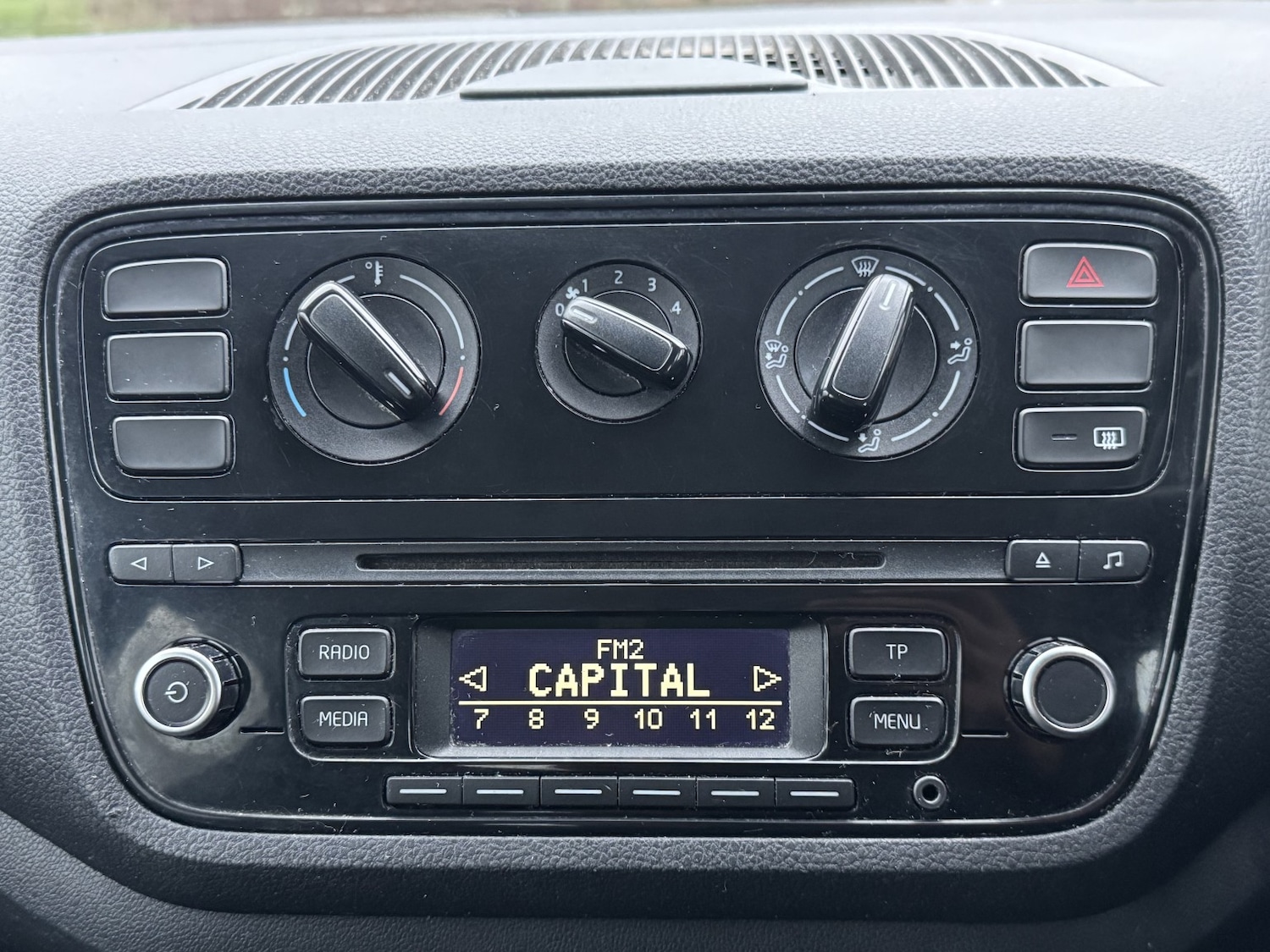 Used Volkswagen up! 2014 for sale - 77675710: Photo 7