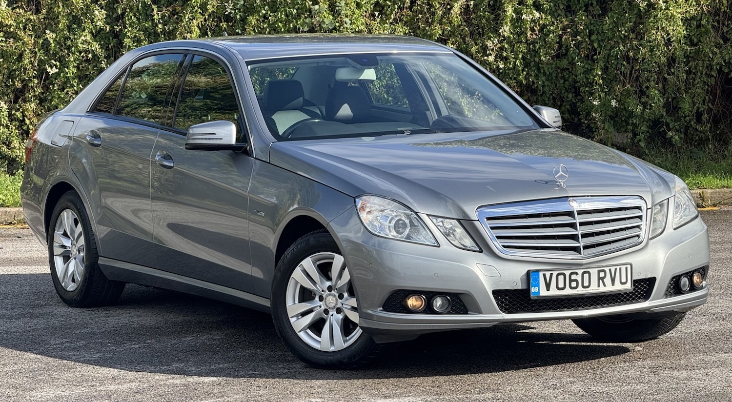 Used Mercedes-Benz E Class 2010 for sale - 77264552: Photo 2