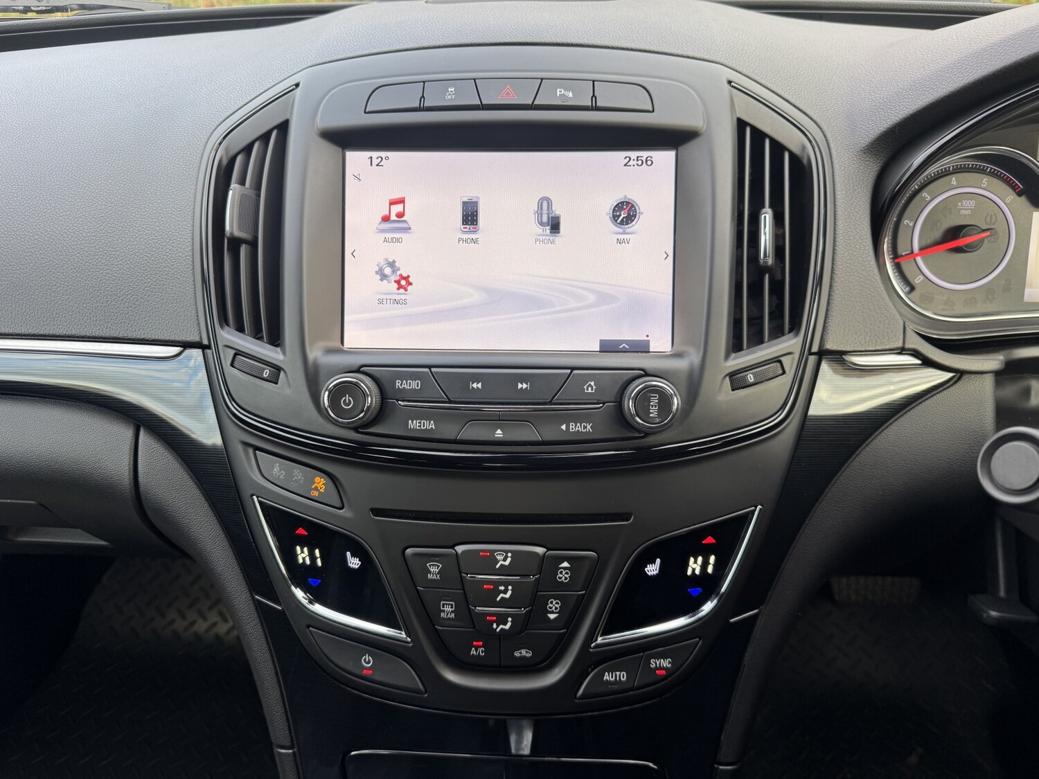 Used Vauxhall Insignia 2014 for sale - 77264539: Photo 10