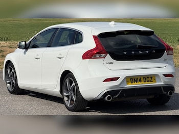 Used Volvo V40 2014 for sale - 79320409: Photo