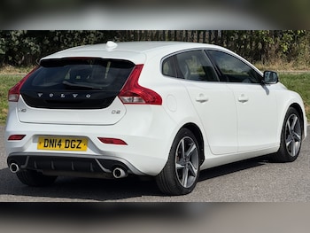 Used Volvo V40 2014 for sale - 79320409: Photo