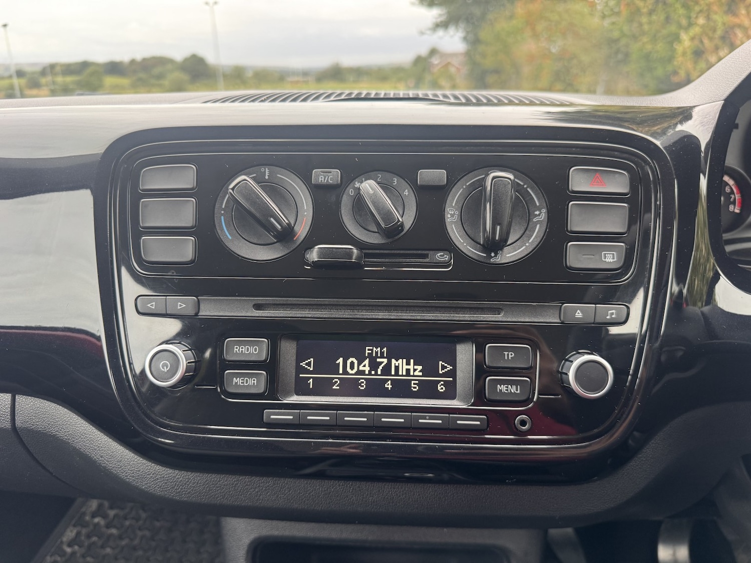 Used Volkswagen up! 2015 for sale - 77264549: Photo 11