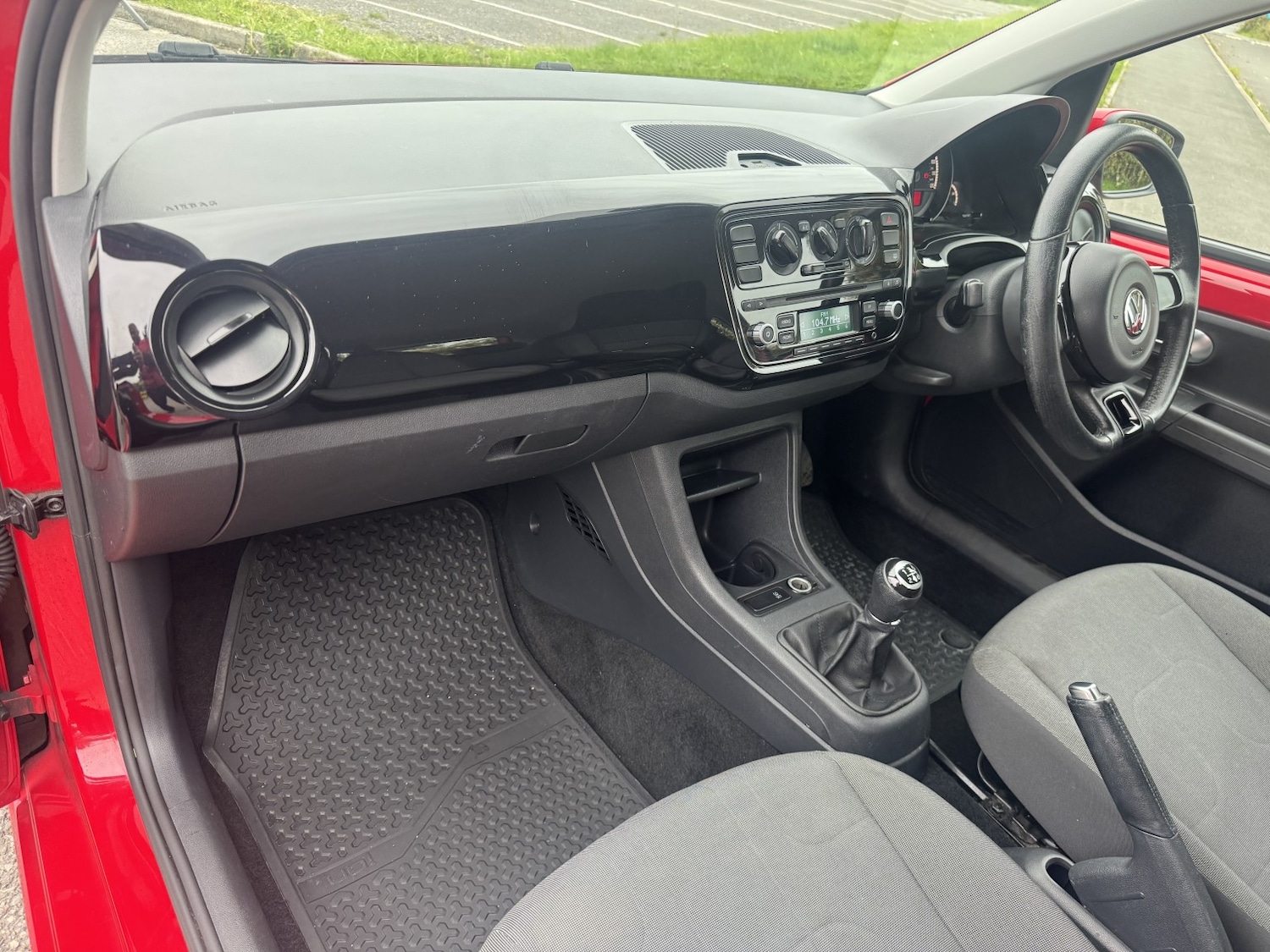 Used Volkswagen up! 2015 for sale - 77264549: Photo 9