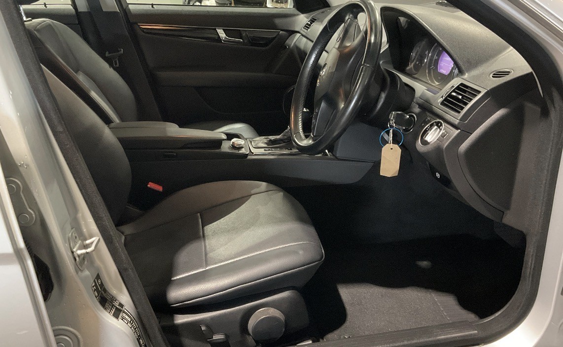 Used Mercedes-Benz C Class 2011 for sale - 77729545: Photo 4