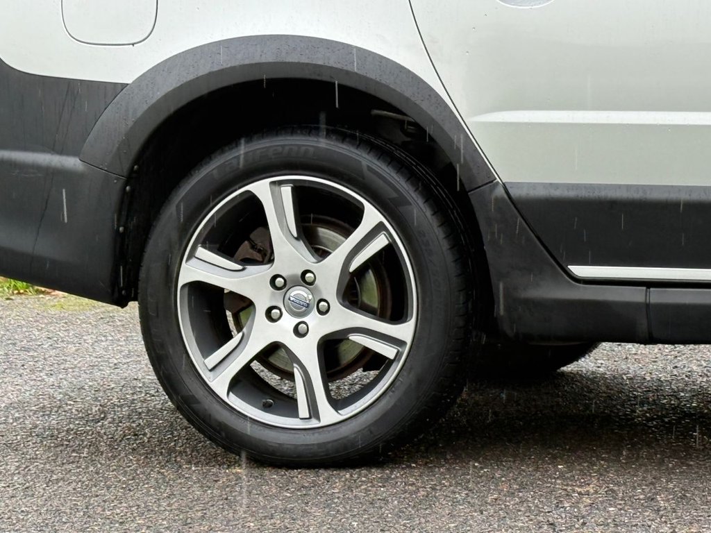 Used Volvo XC70 2013 for sale - 76617932: Photo 12