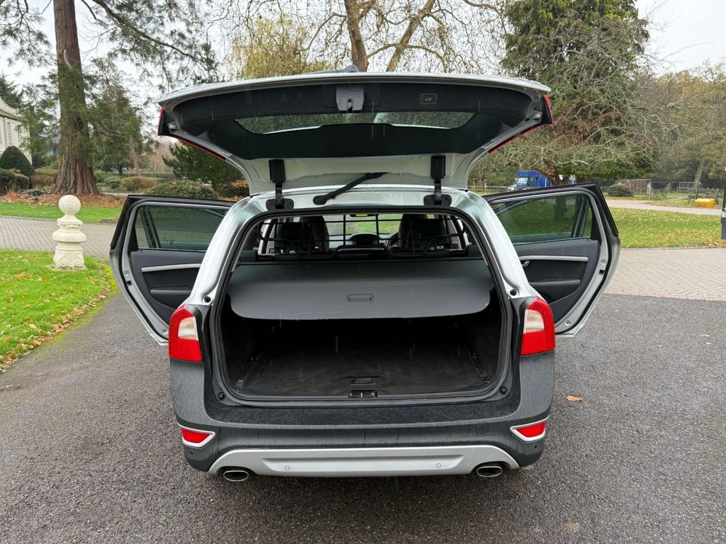 Used Volvo XC70 2013 for sale - 76617932: Photo 20