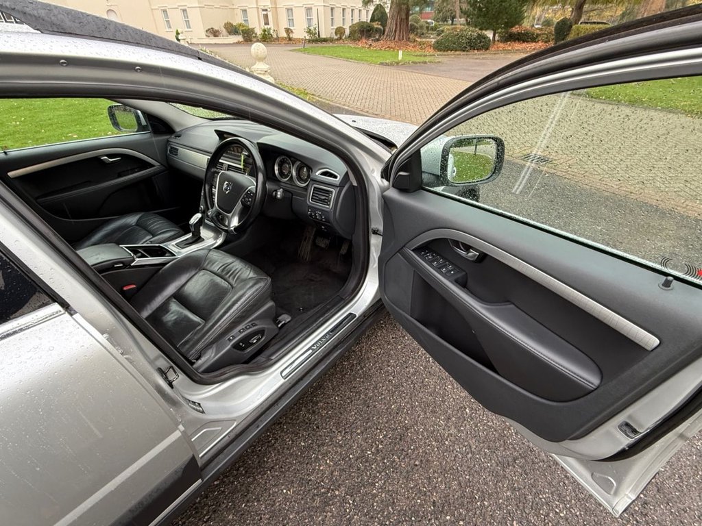 Used Volvo XC70 2013 for sale - 76617932: Photo 25