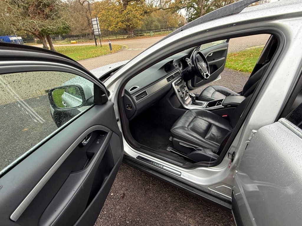 Used Volvo XC70 2013 for sale - 76617932: Photo 28