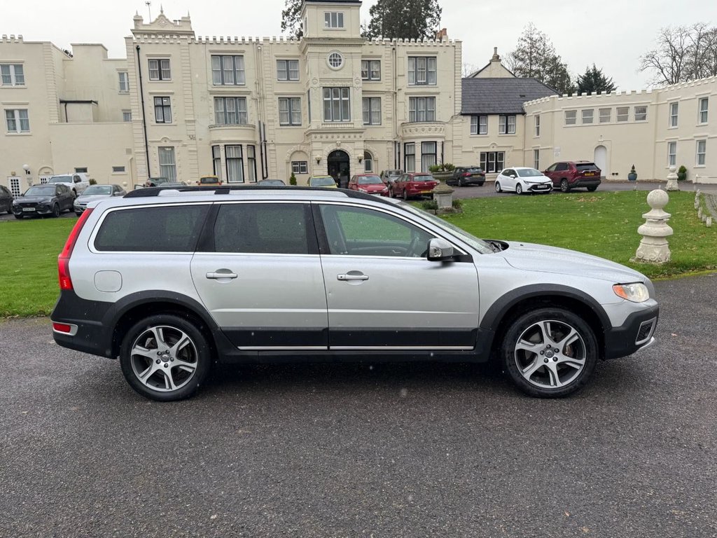 Used Volvo XC70 2013 for sale - 76617932: Photo 3