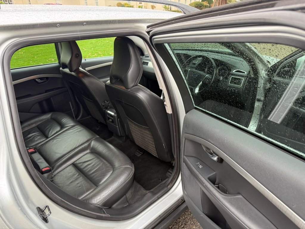 Used Volvo XC70 2013 for sale - 76617932: Photo 30