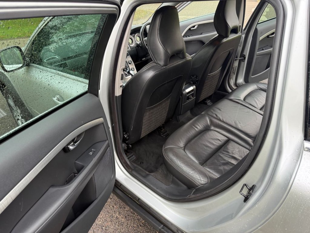 Used Volvo XC70 2013 for sale - 76617932: Photo 31