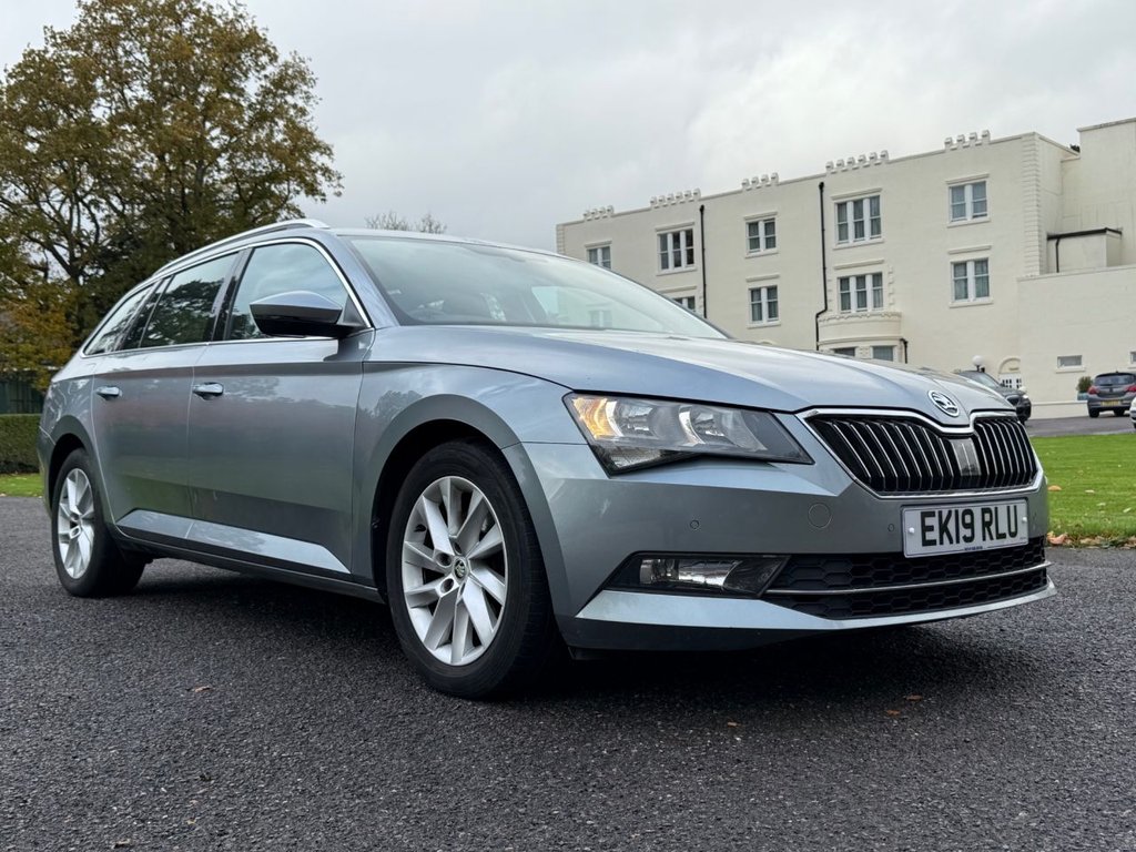 Used Skoda Superb 2019 for sale - 76454307: Photo 2