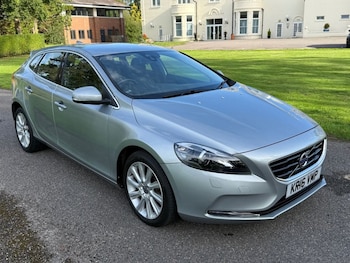 Used Volvo V40 2016 for sale - 75973830: Photo