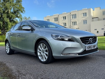 Used Volvo V40 2016 for sale - 75973830: Photo