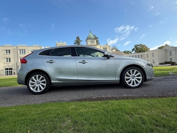 Used Volvo V40 2016 for sale - 75973830: Photo