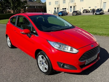 2013 (63) - 1.25 Zetec Hatchback 3dr Petrol Manual Euro 5 (82 ps)