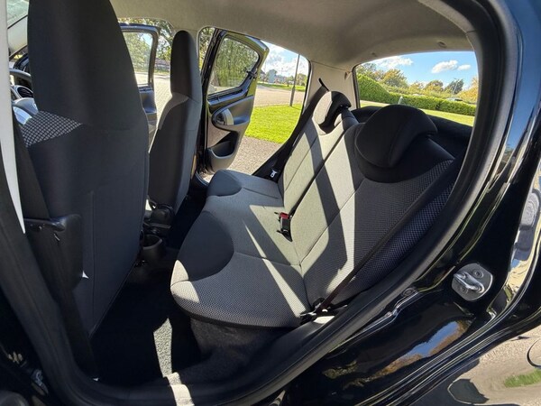 Used Toyota AYGO 2013 for sale - 76291483: Photo 25