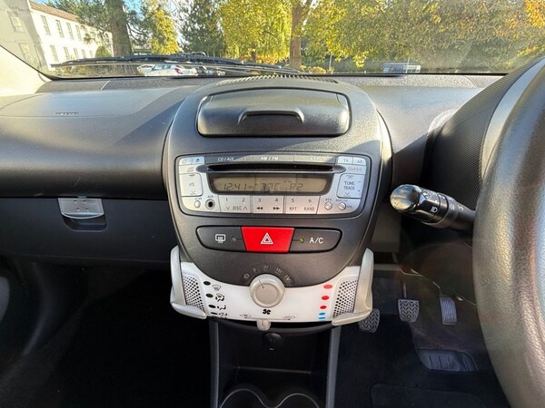 Used Toyota AYGO 2013 for sale - 76291483: Photo 27
