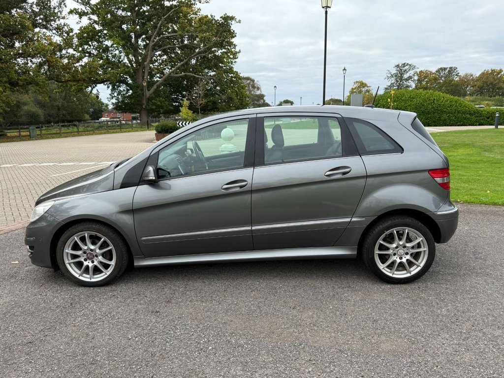 Used Mercedes-Benz B Class 2009 for sale - 76304118: Photo 10