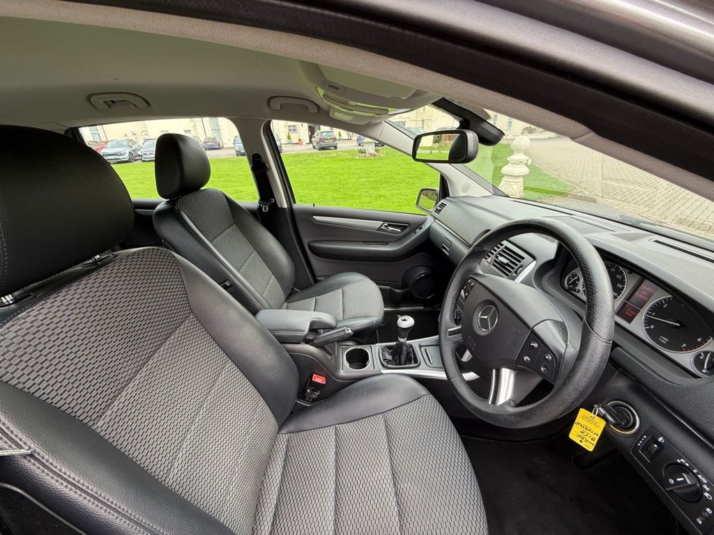 Used Mercedes-Benz B Class 2009 for sale - 76304118: Photo 25